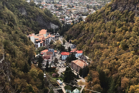 Kutaisi: Bakuriani Ski Resort & Borjomi Park Day Trip