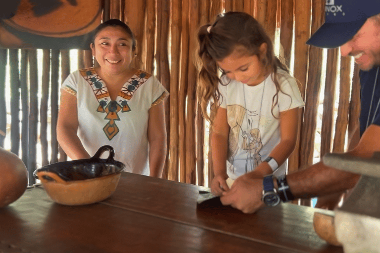 Z Riviera Maya: Wycieczka Ek Balam i Cenote z lunchem i odbioremZ Riviera Maya: Wycieczka, udogodnienia + lunch w pudełku + napoje