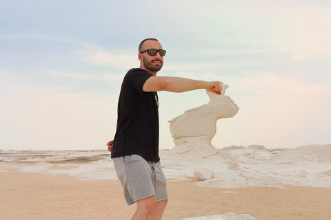 Le Caire : 3 jours et 2 nuits - Circuit du désert blanc et de l'oasis de BahariyaLe Caire : Circuit de 3 jours et 2 nuits dans le désert blanc et l'oasis de Bahariya