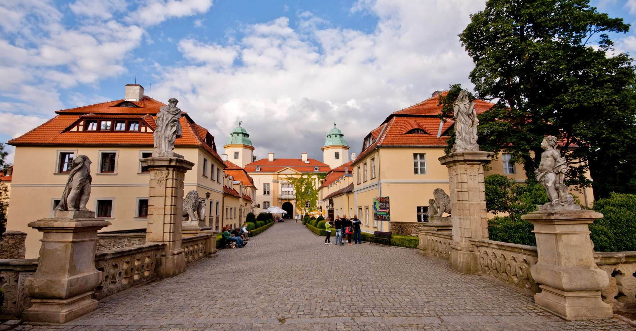 Książ Castle and Church of Peace in Świdnica - Housity