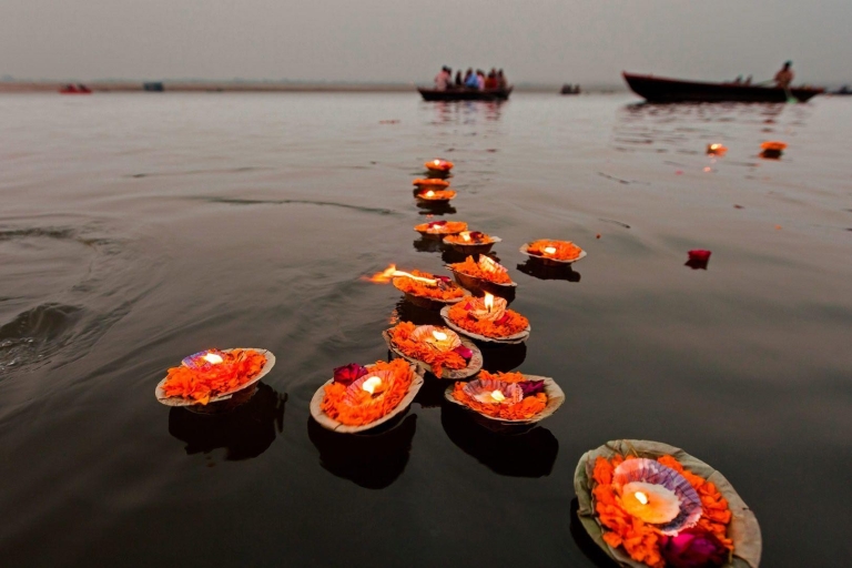 Waranasi: Dasaswamedh Ghat – Ganga Arti – Kashi VishwanathPrywatny samochód + przewodnik + rejs łodzią