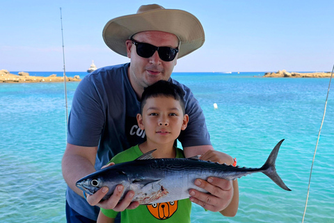 Rodas: Excursión de pesca, snorkel, barbacoa y guía profesional