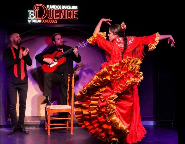 Intimate Flamenco Show at El Duende Bar &amp; Cocktails in Barcelona