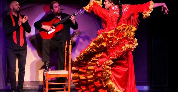 Intimate Flamenco Show El Duende Bar & Cocktails Barcelona