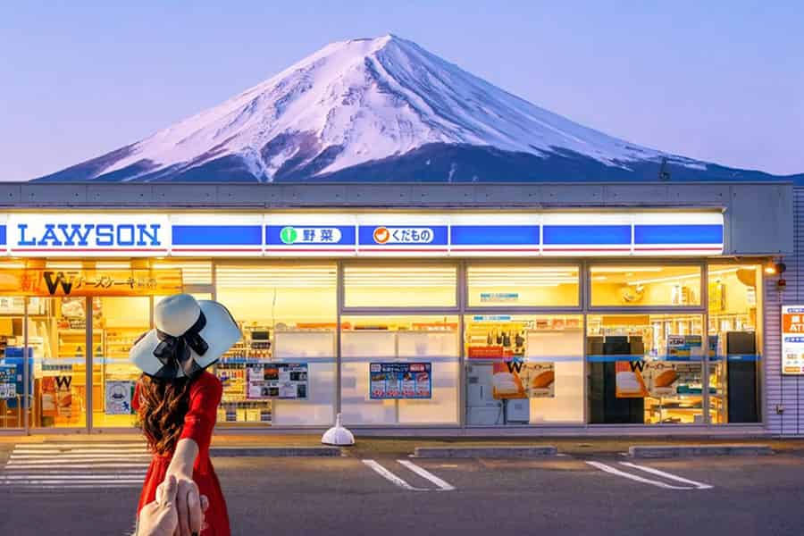 Fuji: Kawaguchi-See, Seilbahn, Lawson und Oshino Hakkai. Foto: GetYourGuide Fuji: Kawaguchi-See, Seilbahn, Lawson und Oshino Hakkai. Foto: GetYourGuide