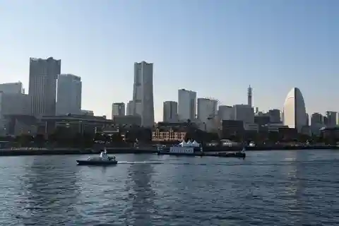 横浜ポートサイド・シティ・ハイライト・ツアー