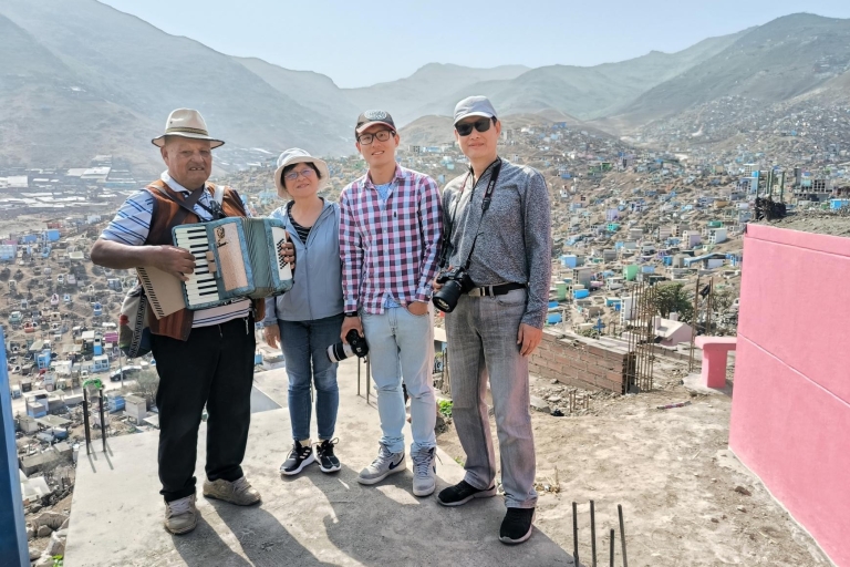 Lima: privétour door lokale gemeenschappen met lunch voor de hele familie