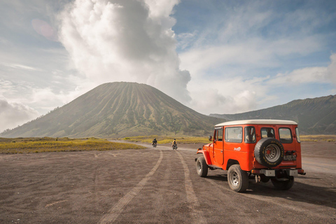 Vanuit Yogyakarta: Tumpak Sewu-Bromo-Ijen 4D3N RondleidingAfzetten bij de haven van Ketapang