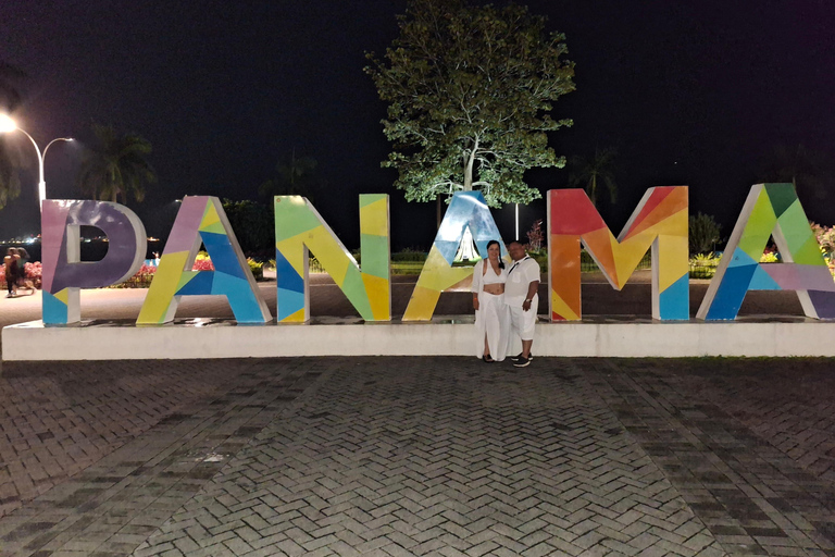 Panama at Night: Cinta Costera + Casco Antiguo + Amador and 3-Course Dinner Panama at Night: Cinta Costera + Old Town + Amador and 3-Course Dinner