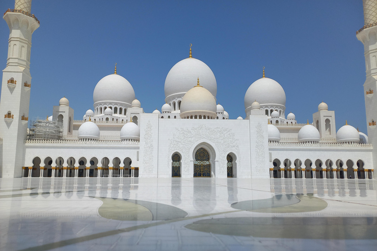 Von Dubai aus: Kombi-Tour Abu Dhabi Grand Mosque &amp; Dubai Stadtführung