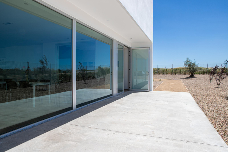 Visit Bodega Boutique Díscolo at 49154 El Pego - Zamora - Spain