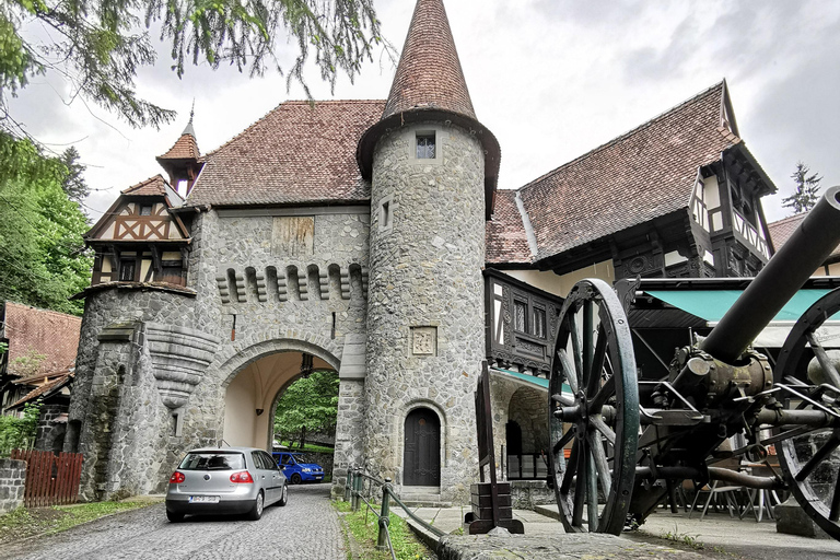 Bucharest: Dracula's Castle, Brasov & Peles Castle Day Trip