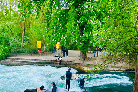 Munich: Sunset Walking Tour with Drink Stop