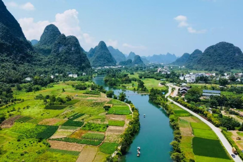 阳朔：天际线山脊、玉龙江和十里画廊阳朔：天际线山脊、玉龙河和十里画廊