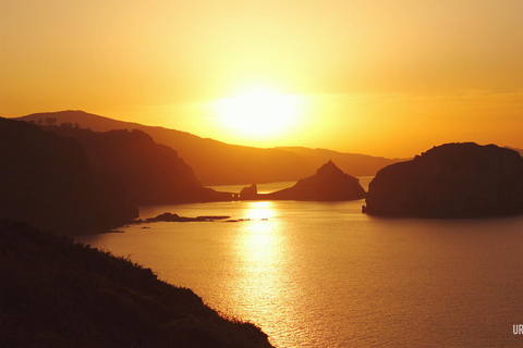Bilbao: Sunset Sightseeing Tour and Local Food Tasting