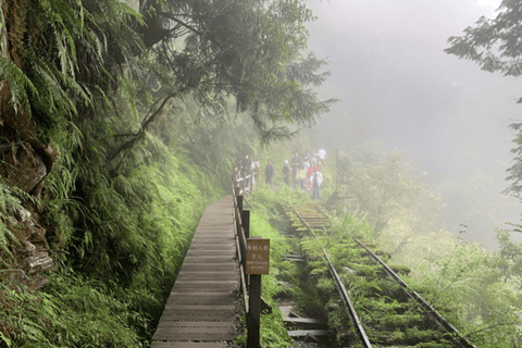 Yilan Taipingshan &amp; Jiuzhize Hot Spring Privat dagsutflykt