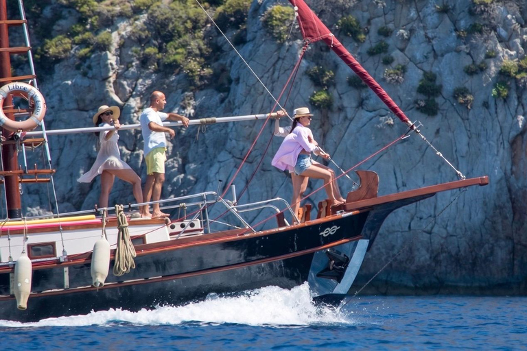 Sunset Cruise Athens Riviera – Half Day Swimming&BBQ onBoard