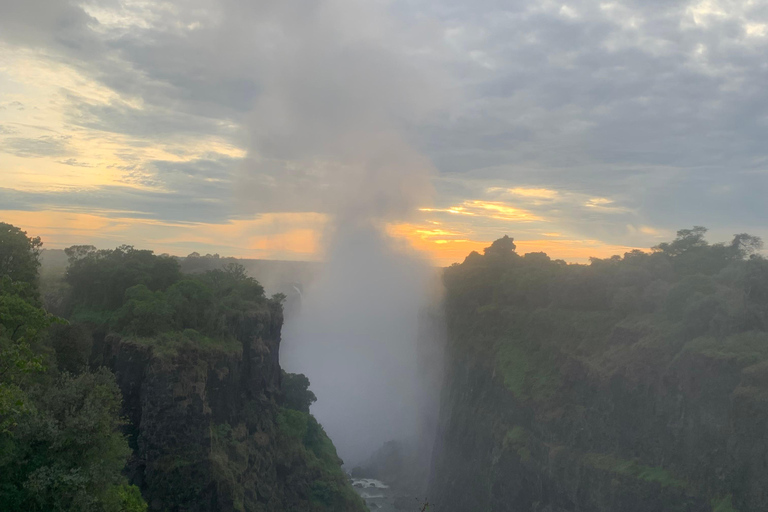 Victoria Falls Sunrise Guided Tour & Local Market Experience Victoria Falls: Sunrise Guided Tour with Souvenir Market