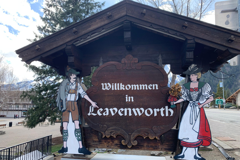 Leavenworth: Tour Bavarian village, mountains, falls & lakes