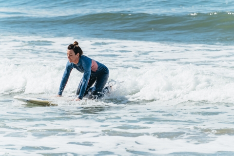 Solana Beach: Clase privada de surf con tabla y traje de neopreno