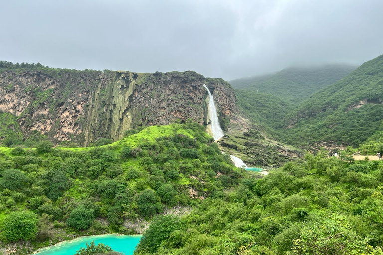 Salalah: 3-Day Tour with Hotel, Breakfast, and Transfers