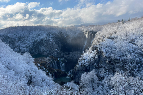 Z Zagrzebia: Jeziora Plitwickie z biletem i jednodniową wycieczką do Rastoke