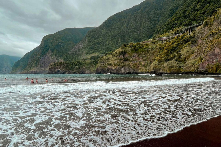 Madeira - vilda vilda västern: Klippor, pooler och hemliga platser!