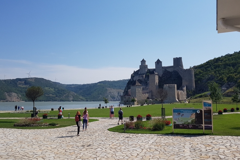 Desde Belgrado: visita a la fortaleza de Golubac y al desfiladero de la Puerta de HierroVisita a la Fortaleza de Golubac y al desfiladero de la Puerta de Hierro – Visita privada