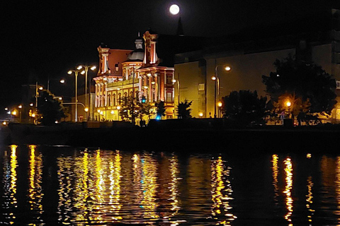Wroclaw: Sunset Catamaran Cruise with Drink and Music