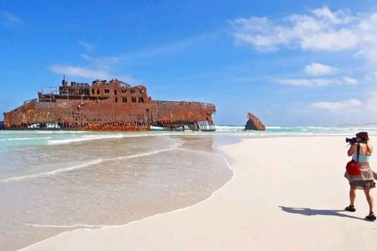 Wrak statku, kaplica Fatimska, pustynia Viana i ceramika Rabil