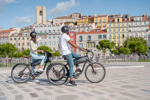Lissabon: Heuvels, Alfama en Mouraria Tour op de elektrische fiets