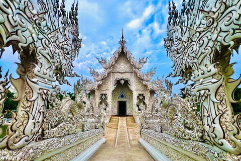 Chiang Mai: Chiang Rai-White-Blue-Big Buddha &amp; Lalitta Café[Privat] Chiang Rai-Weiß-Blau-Big Buddha &amp; Lalitta Café