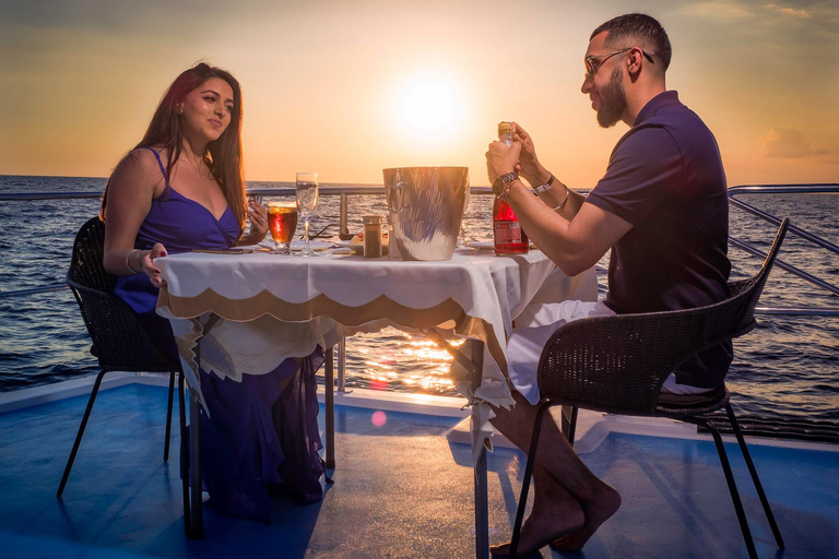 Punta Cana: Private Sunset Dinner Cruise