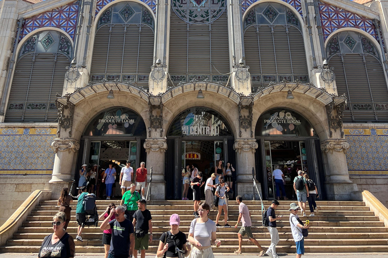 فالنسيا: أسرار وأساطير وتجربة التاباس المحليةفالنسيا: أسرار، أساطير، حلويات محلية وتجربة التاباس