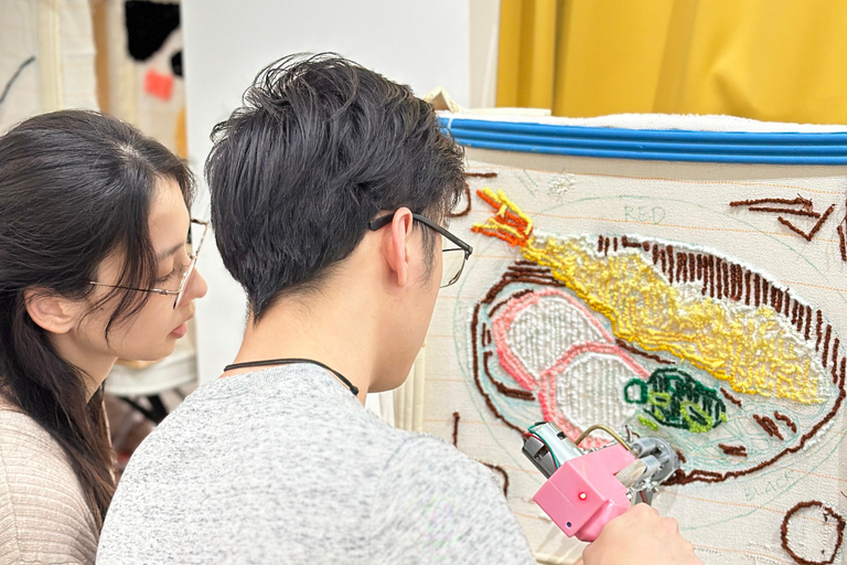 Toronto: Creative Tufting Workshop With Take-Home Rug Toronto:Creative Tufting Workshop With Take-Home Rug (M)