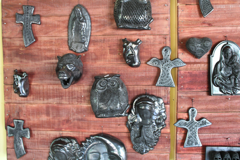 Oaxaca: Full Day Tour to Monte Alban, Barro Negro, Alebrijes, and Mezcal Oaxaca: Full-Day Tour to Monte Alban, Barro Negro, Alebrijes, and Mezcal