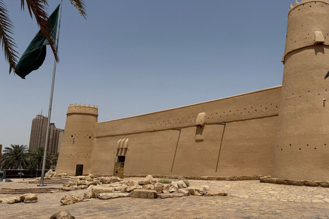 Riade: visita guiada à Fortaleza e ao Museu de MasmakRiade: visita guiada ao Forte e Museu de Masmak