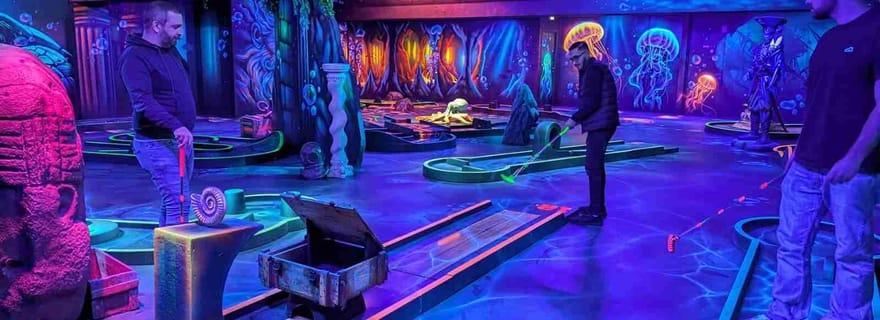 Paris : expérience unique de minigolf fluorescent près de Bercy