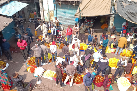 Spirituele rondleiding door Kashi: Manikarnika Ghat & Culturele onderdompeling.