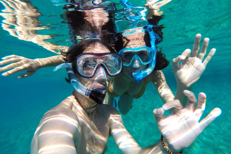 De Zanzibar: Passeio de mergulho com snorkel na Ilha Mnemba com almoçoExcursão compartilhada para mergulho com snorkel na Ilha Mnemba com almoço