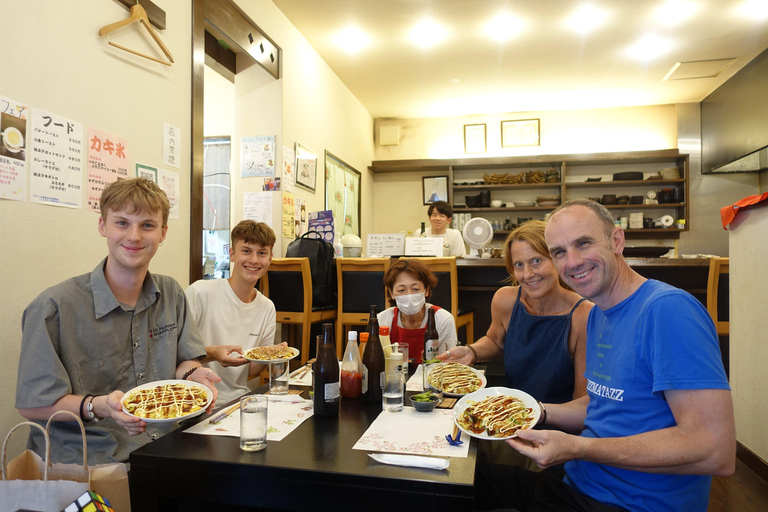 Osaka : Cours de cuisine japonaise avec expérience MatchaOkonomiyaki et Matcha