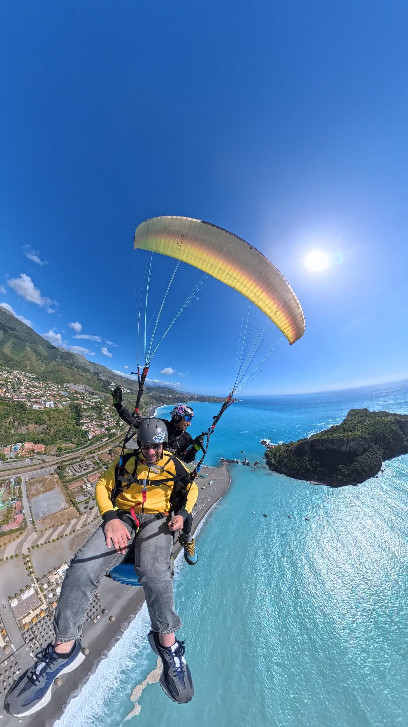 Praia a Mare: Panorama-Gleitschirmflug mit zertifiziertem Piloten und Video