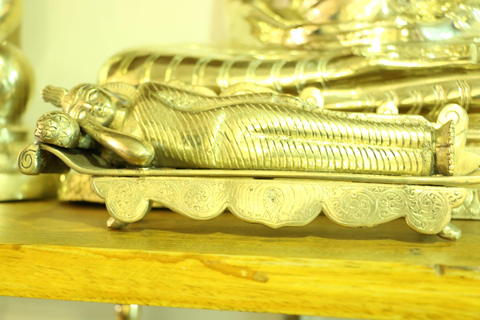 Kandy: Tuk-Tuk Tour with Brassware Factory Visit