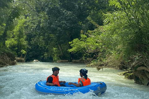 Luang Prabang: cascada de Kuang Si, tour de rafting en kayak1 km de kayak por el bosque, rafting, baño en Kuang Si y ecoturismo