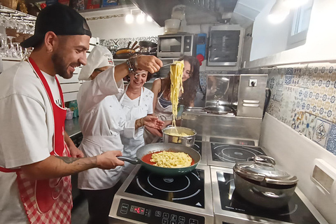 佛罗伦萨：意面制作课程，含晚餐、葡萄酒和... 唱歌！佛罗伦萨：意面制作课程，含晚餐、葡萄酒...还有歌唱！