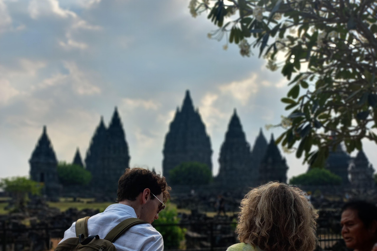 TRAMONTO DI PRAMBANAN