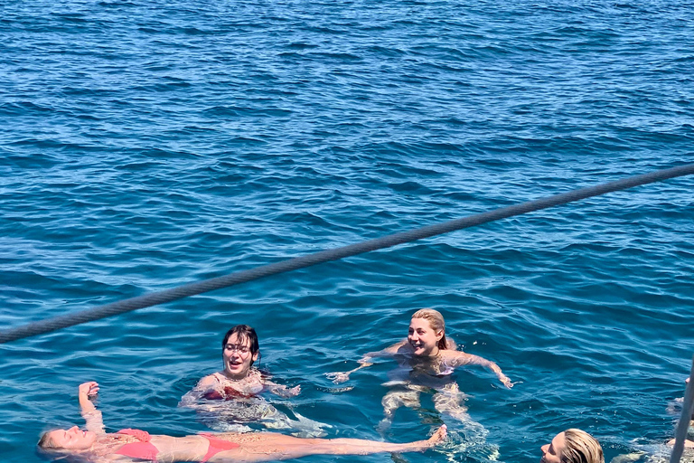 Athens: Full-Day Private Sailing Trip with Meal & Drinks Daily sailing cruise from Athens with food and drinks