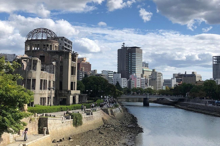 Hiroshima Waterways &amp; Retro Street on a Guided Tour Walk