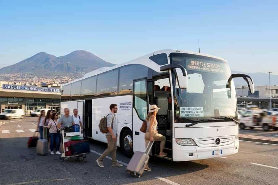 Neapel Flughafen: 1-Weg Shuttle zur Sorrento Küste von Neapel. Foto: GetYourGuide