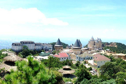 Explore a Ba Na Hill e a Golden Bridge ao pôr do sol com jantarTeleférico de Ba Na Hills e ingresso para o Fantasy Park não incluídos